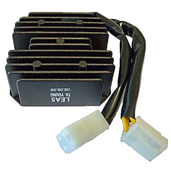 REGULADOR 12V15A  TRIFASE  CC  5 CABLES